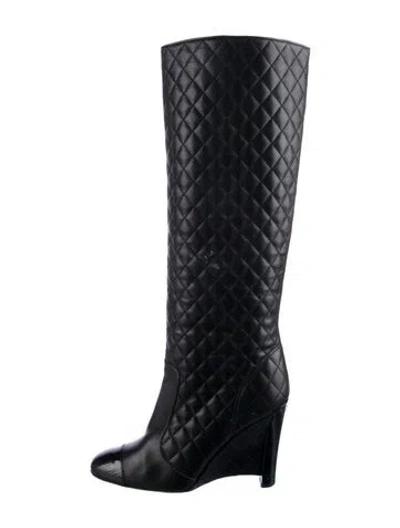 Pre-owned Chanel Interlocking Cc Logo Leather Boots In Black