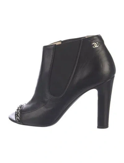Pre-owned Chanel Interlocking Cc Logo Leather Boots In Black