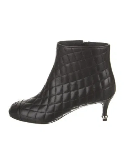 Pre-owned Chanel Interlocking Cc Logo Leather Boots In Black