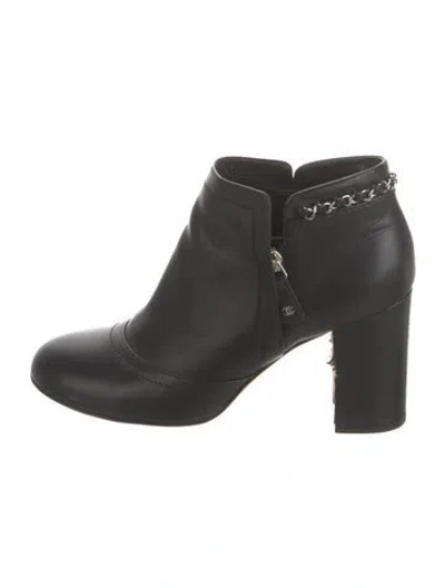 Pre-owned Chanel Interlocking Cc Logo Leather Boots In Black