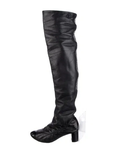 Pre-owned Chanel Interlocking Cc Logo Leather Boots In Black