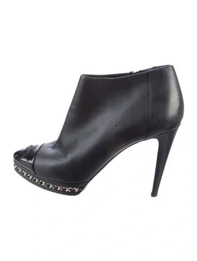 Pre-owned Chanel Interlocking Cc Logo Leather Boots In Black