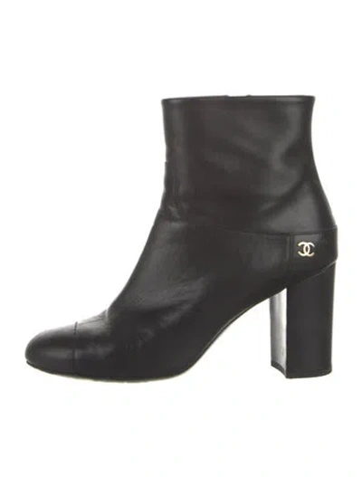 Pre-owned Chanel Interlocking Cc Logo Leather Boots In Black