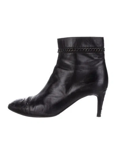 Pre-owned Chanel Interlocking Cc Logo Leather Boots In Black