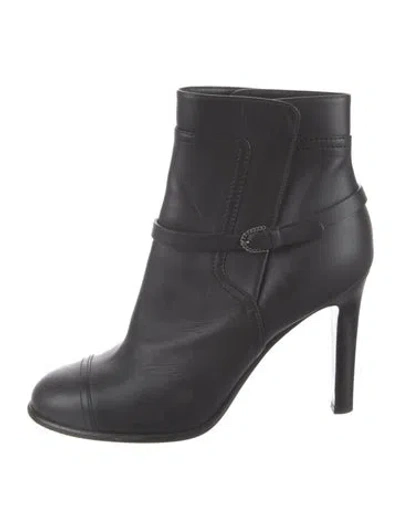 Pre-owned Chanel Interlocking Cc Logo Leather Boots In Black