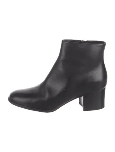 Pre-owned Chanel Interlocking Cc Logo Leather Boots In Black