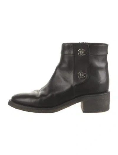 Pre-owned Chanel Interlocking Cc Logo Leather Boots In Black