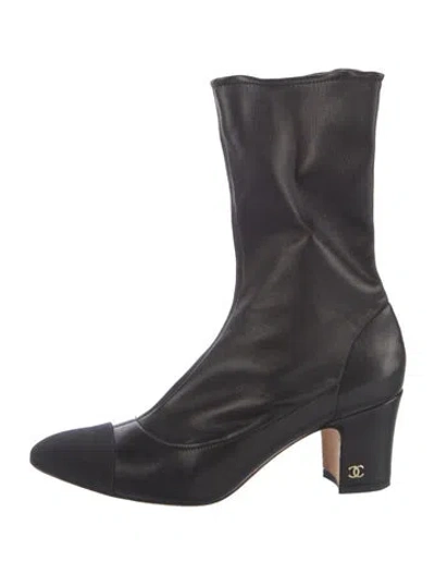 Pre-owned Chanel Interlocking Cc Logo Leather Boots In Black