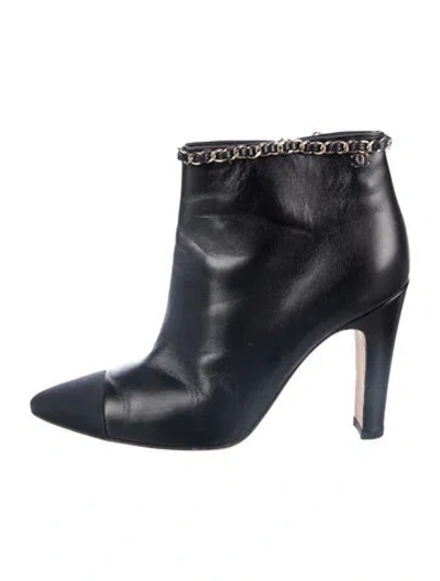 Pre-owned Chanel Interlocking Cc Logo Leather Boots In Black