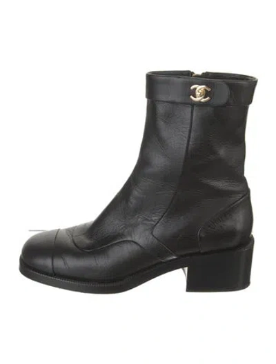 Pre-owned Chanel Interlocking Cc Logo Leather Boots In Black