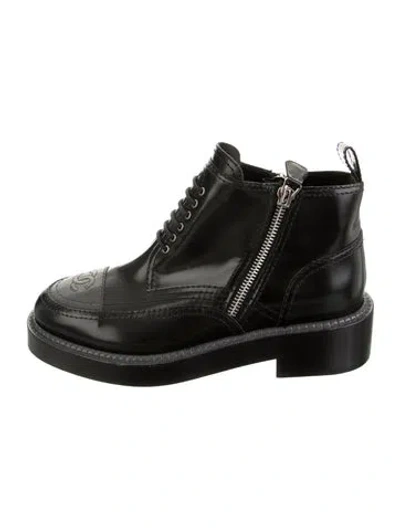 Pre-owned Chanel Interlocking Cc Logo Leather Boots In Black