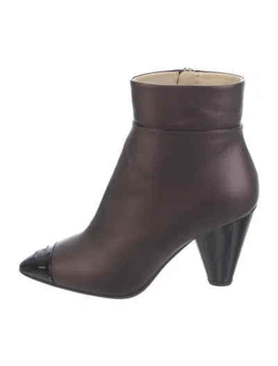 Pre-owned Chanel Interlocking Cc Logo Leather Boots In Metallic/purple