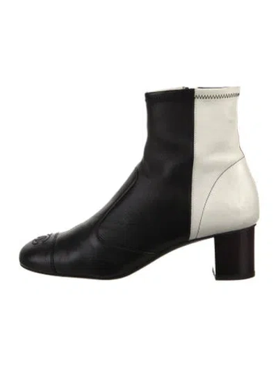 Pre-owned Chanel Interlocking Cc Logo Leather Boots In Multi