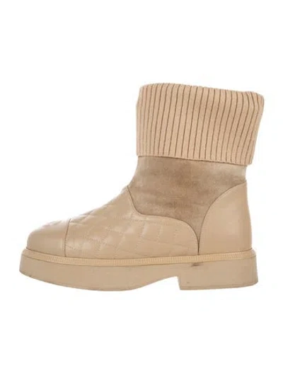 Pre-owned Chanel Interlocking Cc Logo Leather Boots In Neutrals