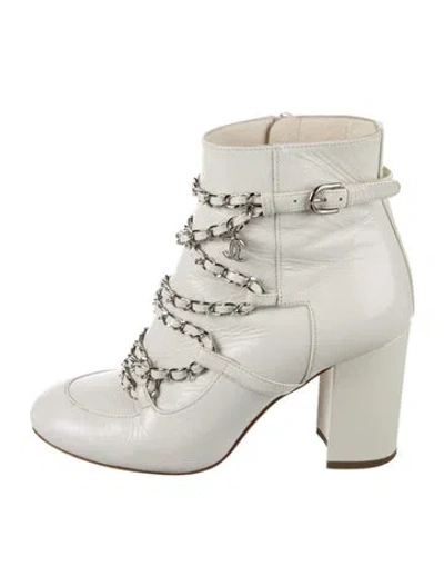 Pre-owned Chanel Interlocking Cc Logo Leather Boots In White