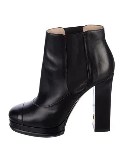 Pre-owned Chanel Interlocking Cc Logo Leather Chelsea Boots In Black