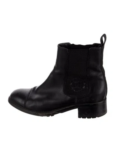 Pre-owned Chanel Interlocking Cc Logo Leather Chelsea Boots In Black