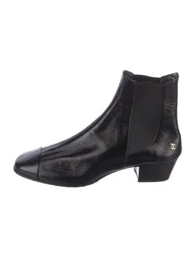 Pre-owned Chanel Interlocking Cc Logo Leather Chelsea Boots In Black