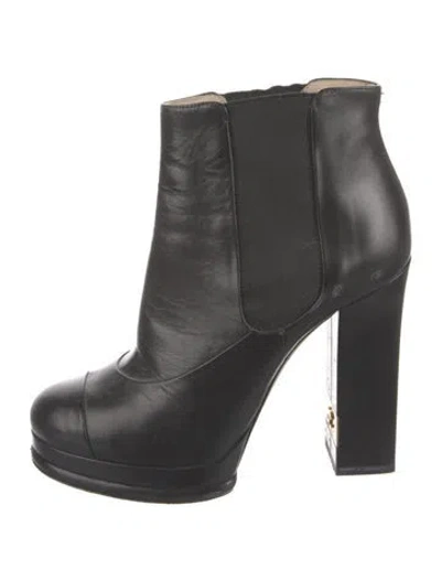 Pre-owned Chanel Interlocking Cc Logo Leather Chelsea Boots In Black