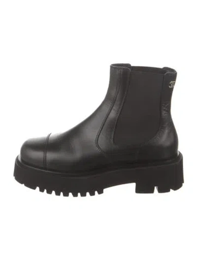 Pre-owned Chanel Interlocking Cc Logo Leather Chelsea Boots In Black