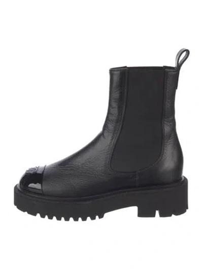 Pre-owned Chanel Interlocking Cc Logo Leather Chelsea Boots In Black