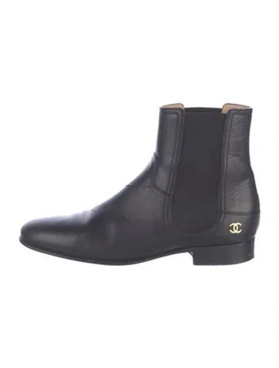 Pre-owned Chanel Interlocking Cc Logo Leather Chelsea Boots In Black