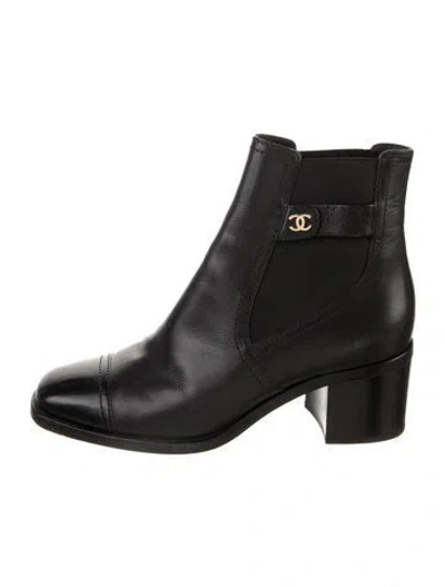 Pre-owned Chanel Interlocking Cc Logo Leather Chelsea Boots In Black