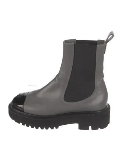 Pre-owned Chanel Interlocking Cc Logo Leather Chelsea Boots In Multi