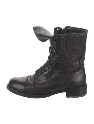 Pre-owned Chanel Interlocking Cc Logo Leather Combat Boots In Black