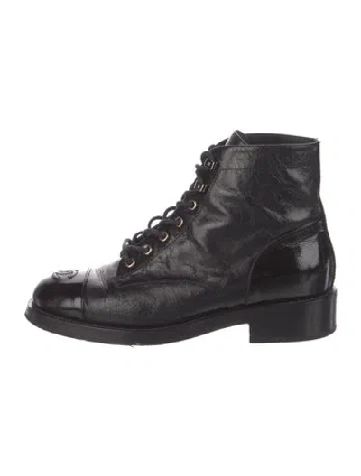 Pre-owned Chanel Interlocking Cc Logo Leather Combat Boots In Black
