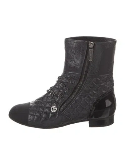 Pre-owned Chanel Interlocking Cc Logo Leather Combat Boots In Black