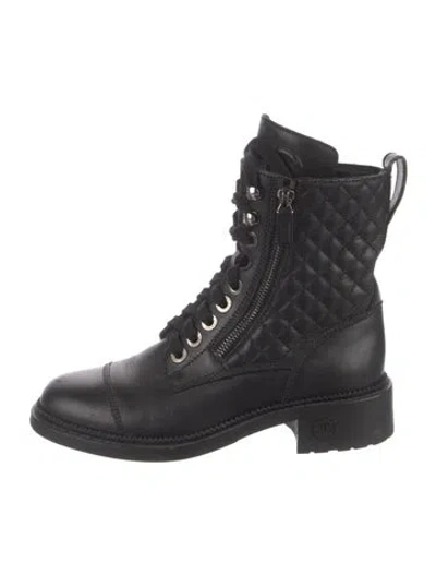 Pre-owned Chanel Interlocking Cc Logo Leather Combat Boots In Black
