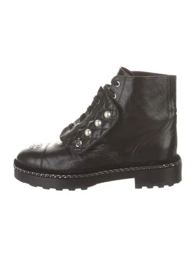 Pre-owned Chanel Interlocking Cc Logo Leather Combat Boots In Black