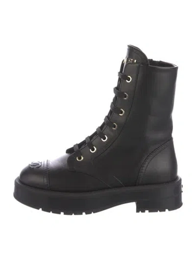 Pre-owned Chanel Interlocking Cc Logo Leather Combat Boots In Black