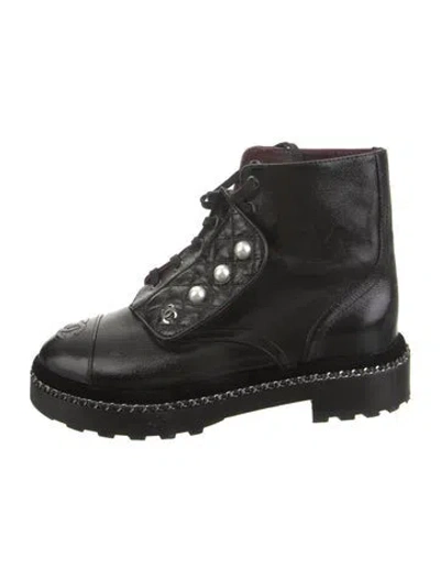 Pre-owned Chanel Interlocking Cc Logo Leather Combat Boots In Black