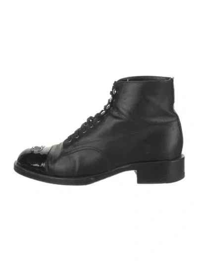 Pre-owned Chanel Interlocking Cc Logo Leather Combat Boots In Black