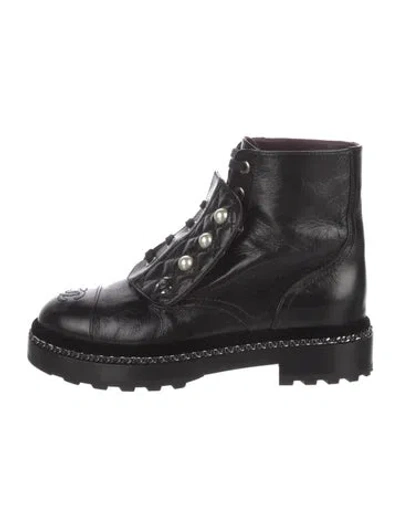 Pre-owned Chanel Interlocking Cc Logo Leather Combat Boots In Black
