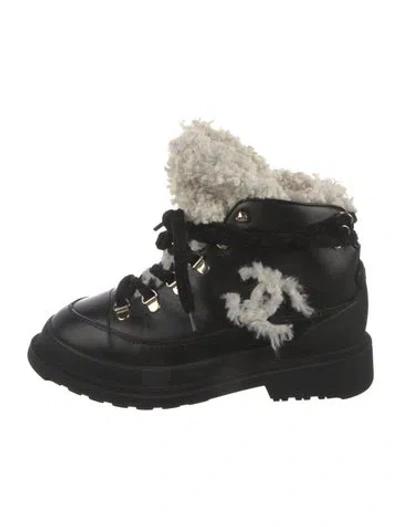 Pre-owned Chanel Interlocking Cc Logo Leather Combat Boots In Black