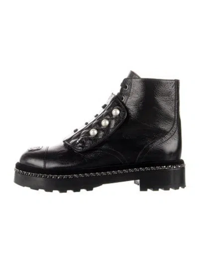Pre-owned Chanel Interlocking Cc Logo Leather Combat Boots In Black