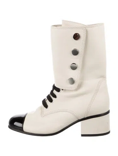 Pre-owned Chanel Interlocking Cc Logo Leather Combat Boots In Neutral