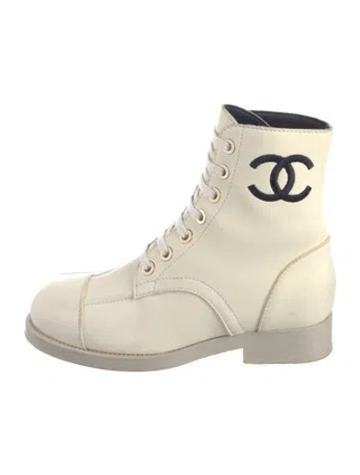 Pre-owned Chanel Interlocking Cc Logo Leather Combat Boots In Neutral