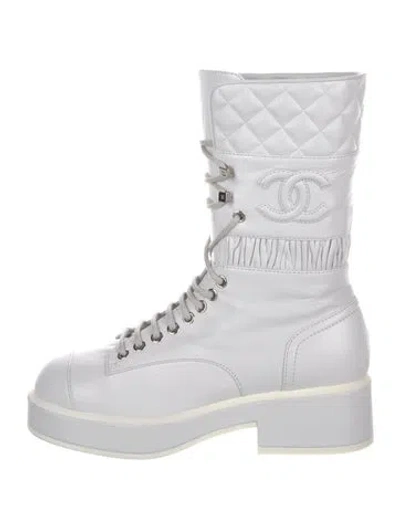 Pre-owned Chanel Interlocking Cc Logo Leather Combat Boots In White