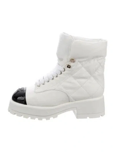 Pre-owned Chanel Interlocking Cc Logo Leather Combat Boots In White