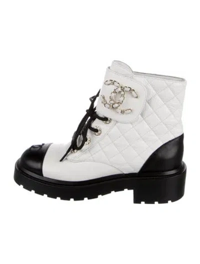 Pre-owned Chanel Interlocking Cc Logo Leather Combat Boots In White