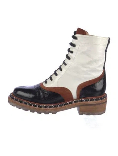 Pre-owned Chanel Interlocking Cc Logo Leather Combat Boots In White