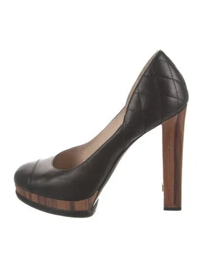 Pre-owned Chanel Interlocking Cc Logo Leather D'orsay Pumps In Black
