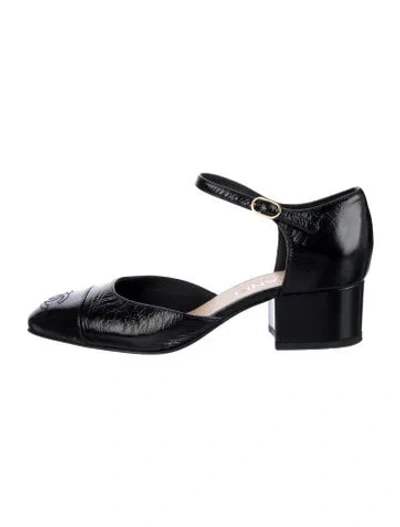 Pre-owned Chanel Interlocking Cc Logo Leather D'orsay Pumps In Black