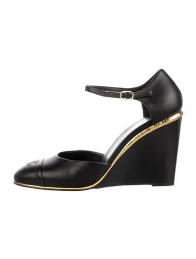 Pre-owned Chanel Interlocking Cc Logo Leather D'orsay Pumps In Multi