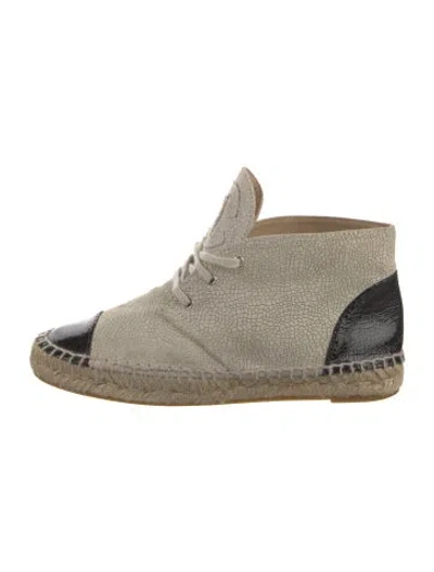 Pre-owned Chanel Interlocking Cc Logo Leather Espadrille Sneakers In Neutral