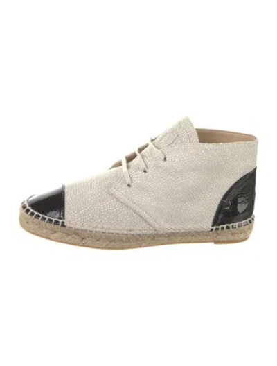 Pre-owned Chanel Interlocking Cc Logo Leather Espadrille Sneakers In Neutrals
